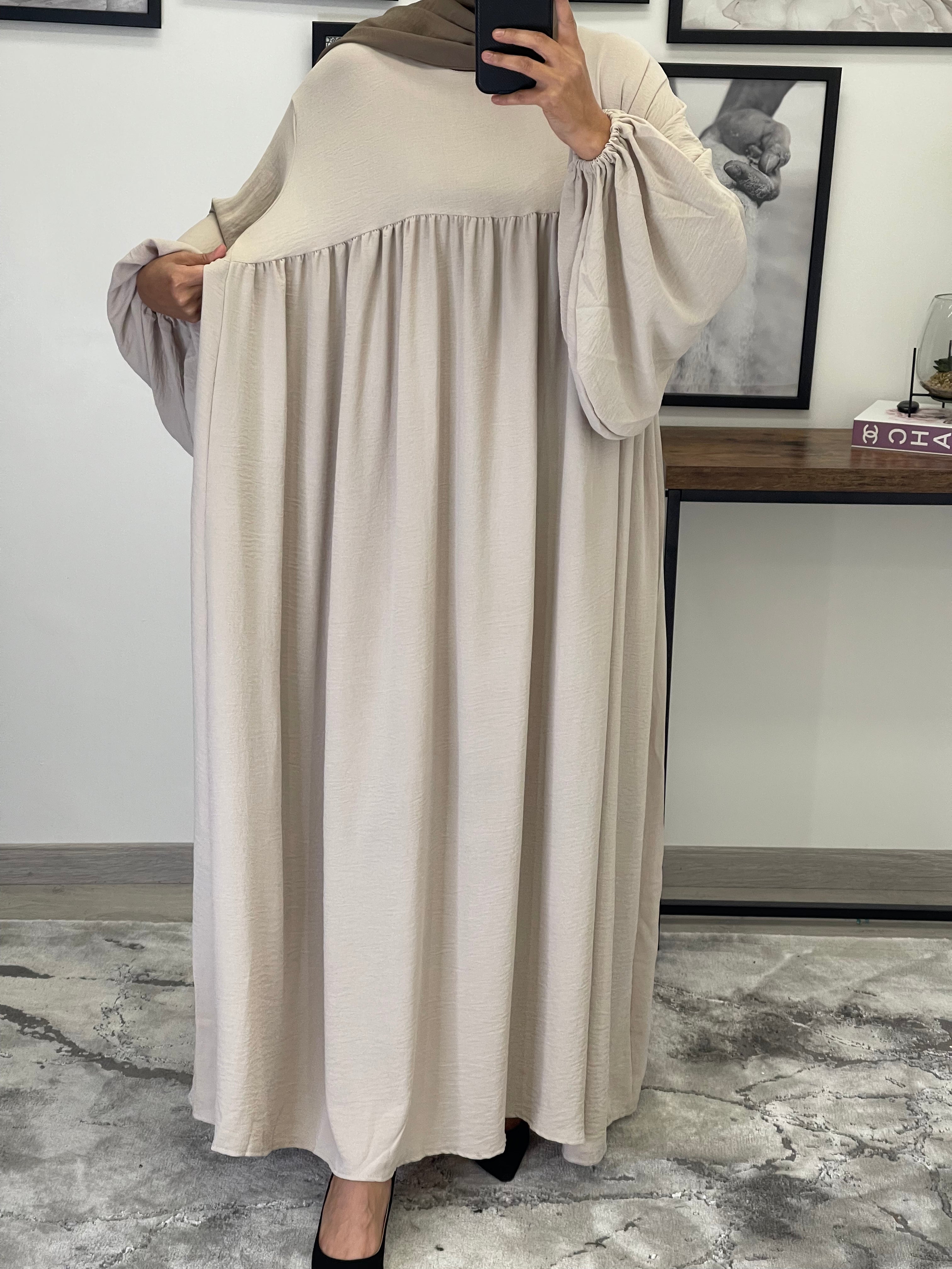 ABAYA AMINA NUDE