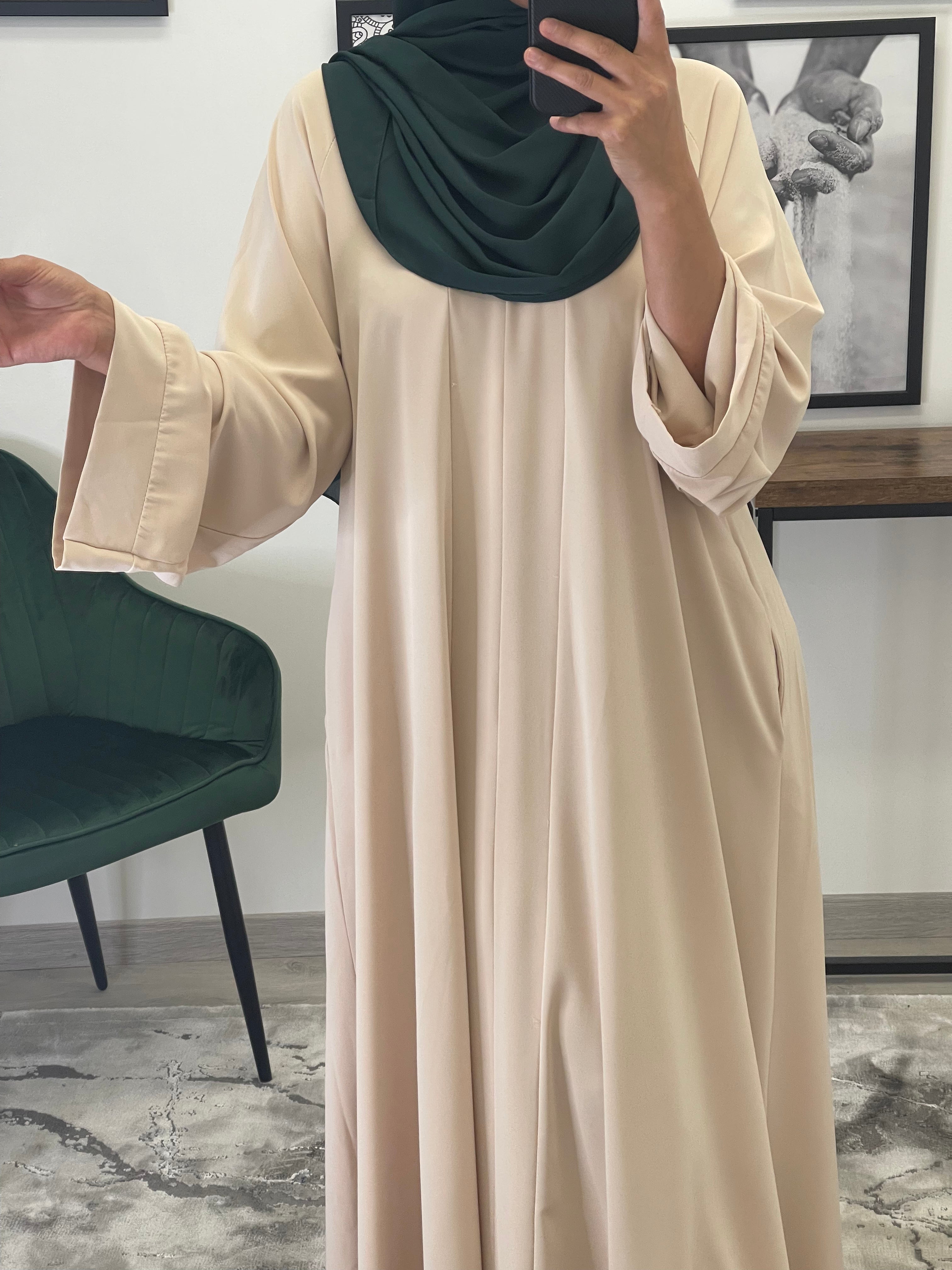 ABAYA SAMA NUDE