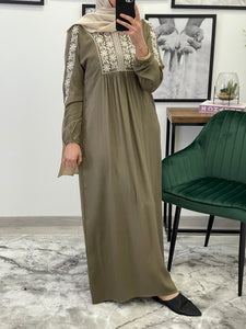 ROBE BRODÉE VERT