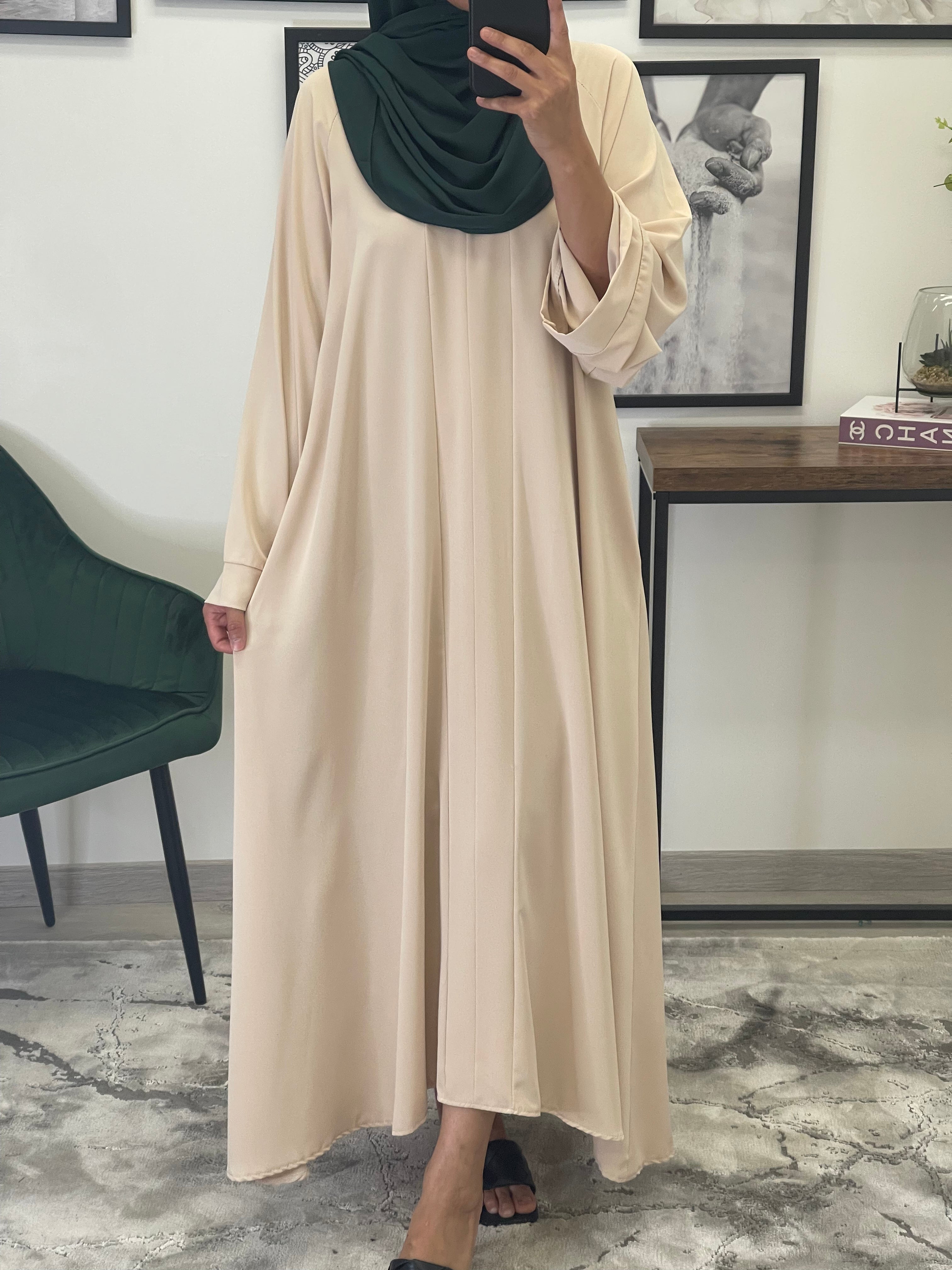 ABAYA SAMA NUDE