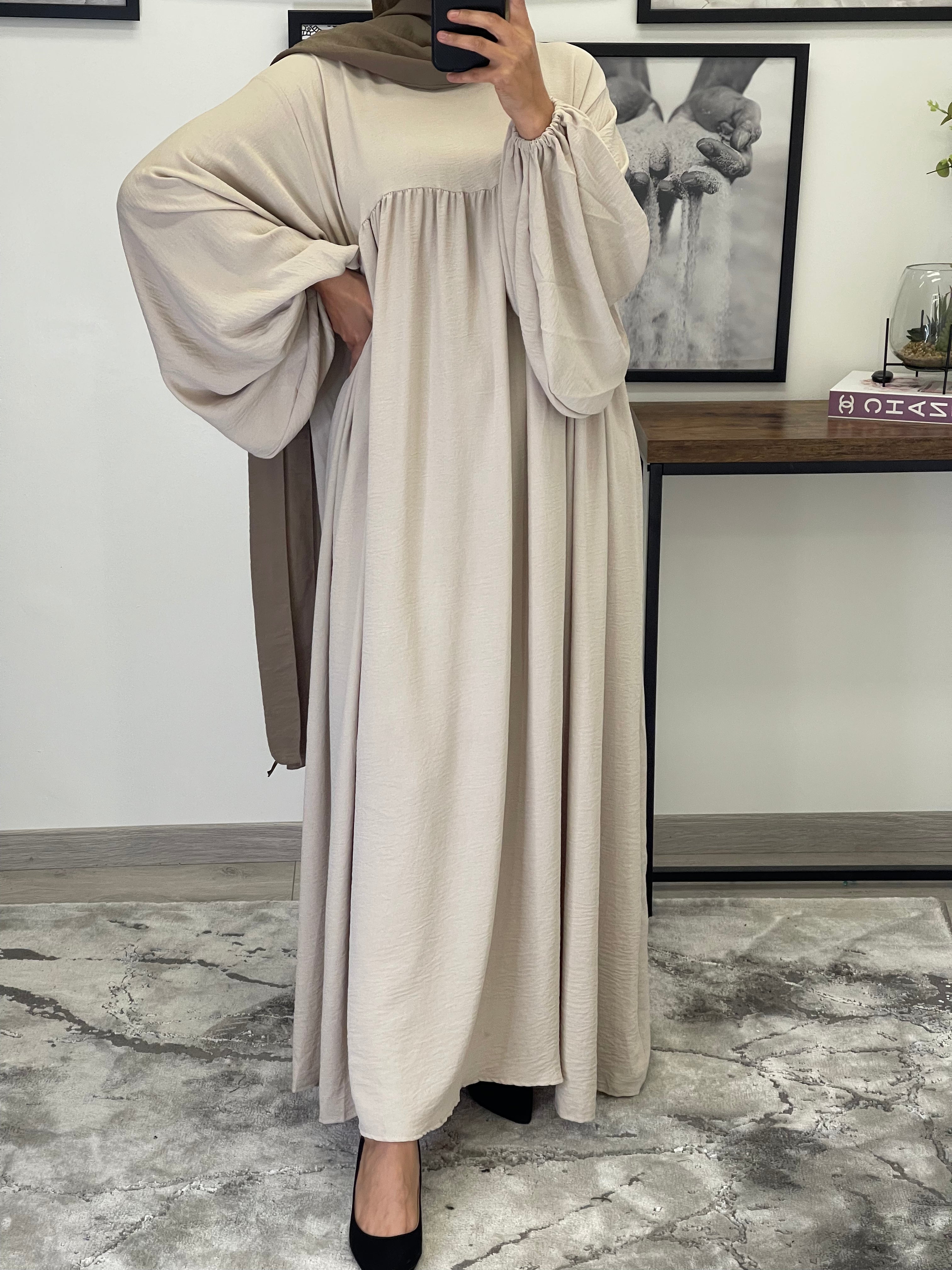 ABAYA AMINA NUDE