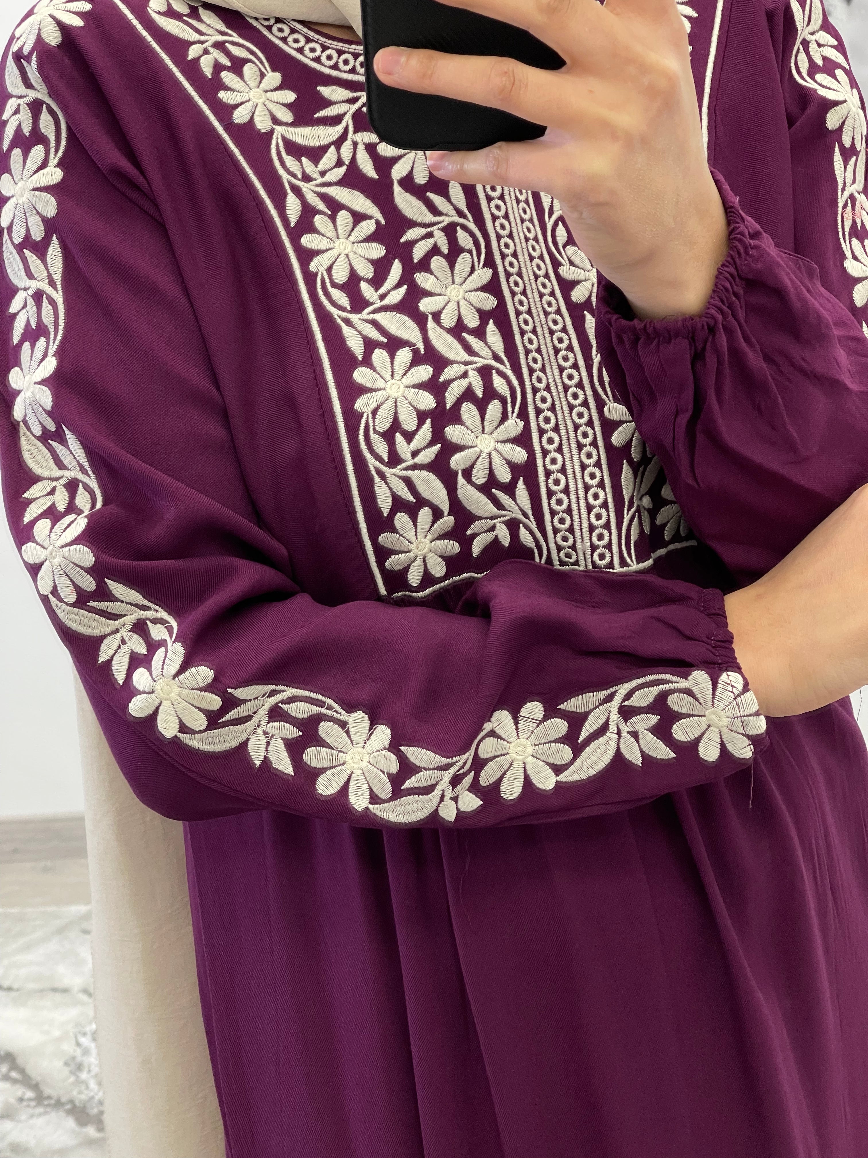 ROBE BRODÉE MAUVE