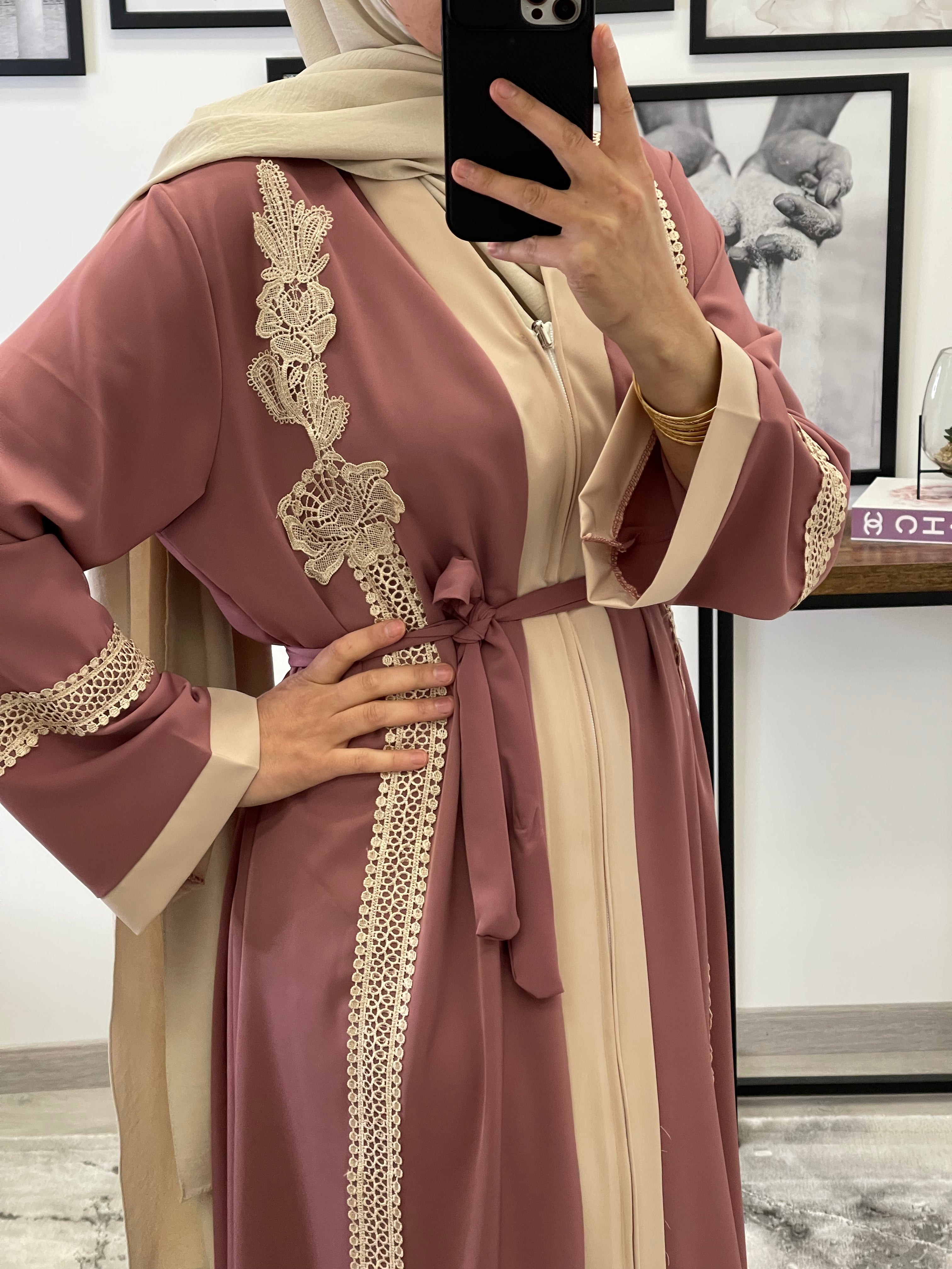 ABAYA ILYANA