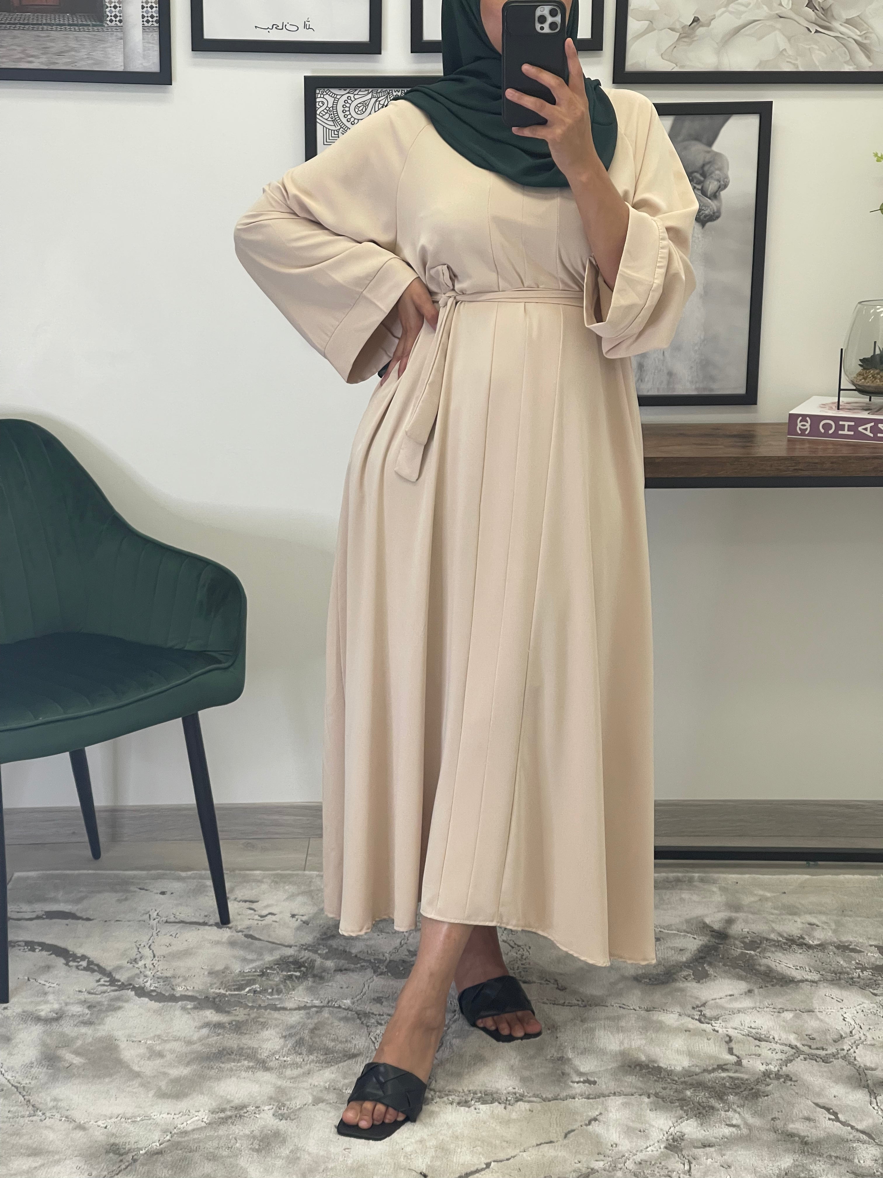 ABAYA SAMA NUDE