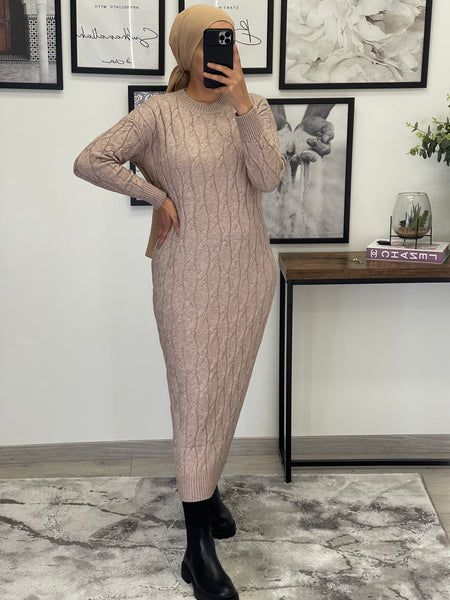 ROBE PULL TORSADE FEMME CAMEL – LE DRESSING D'AMINA